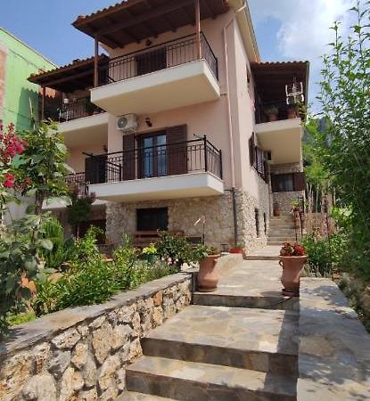 Panos Luxury Suites Kalambaka Bagian luar foto